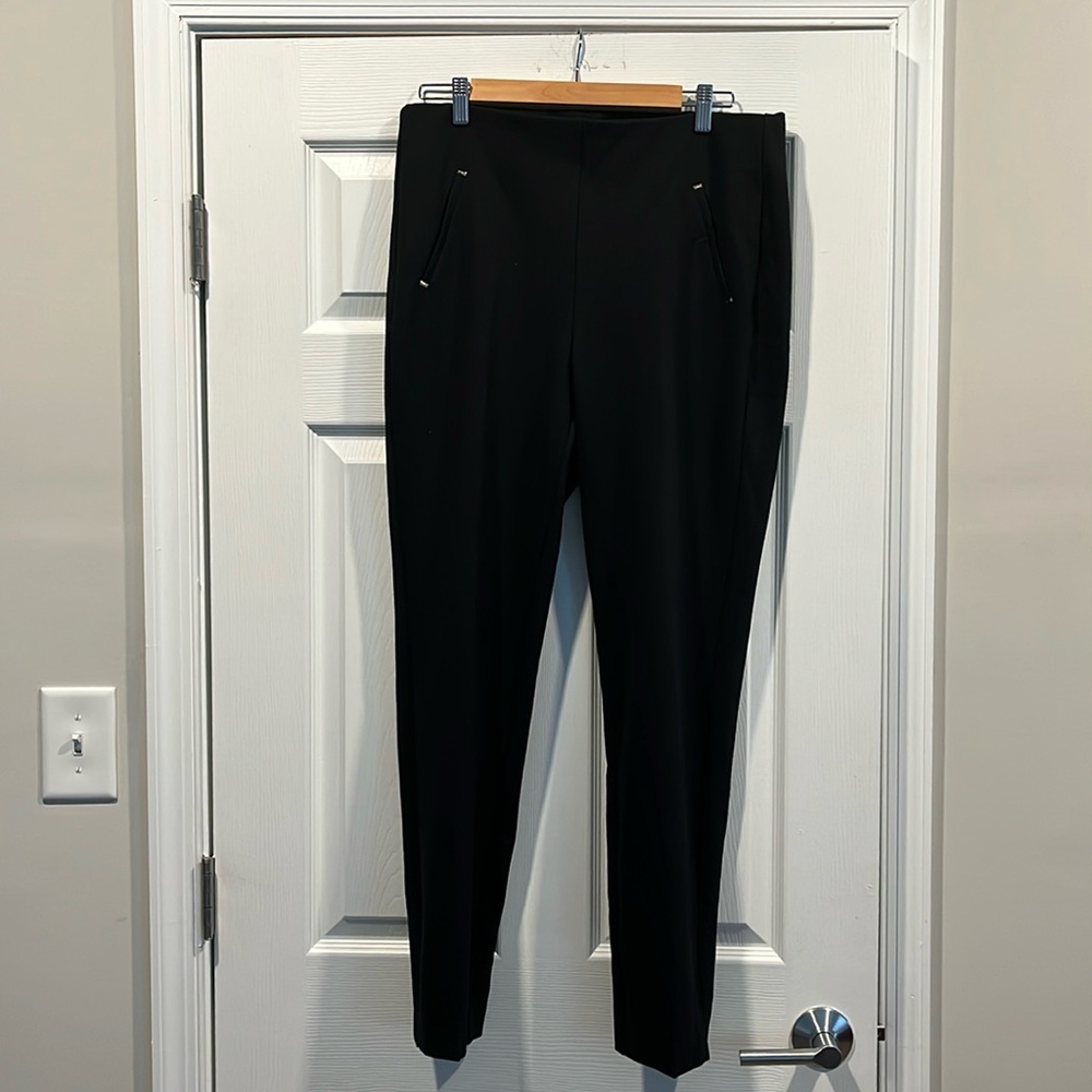 Black pants size 1.5R US 10R Chico
Material 69rayon 27 nylon‎ 4 spandex